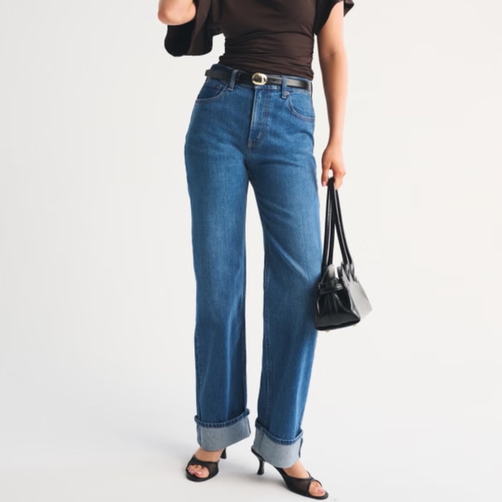 Abercrombie High Rise ’90s Relaxed Jeans – Size 31